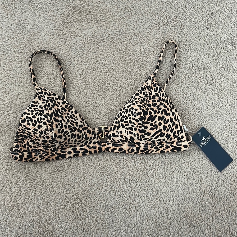 Brand New Hollister Bathing Suit Top- NWT